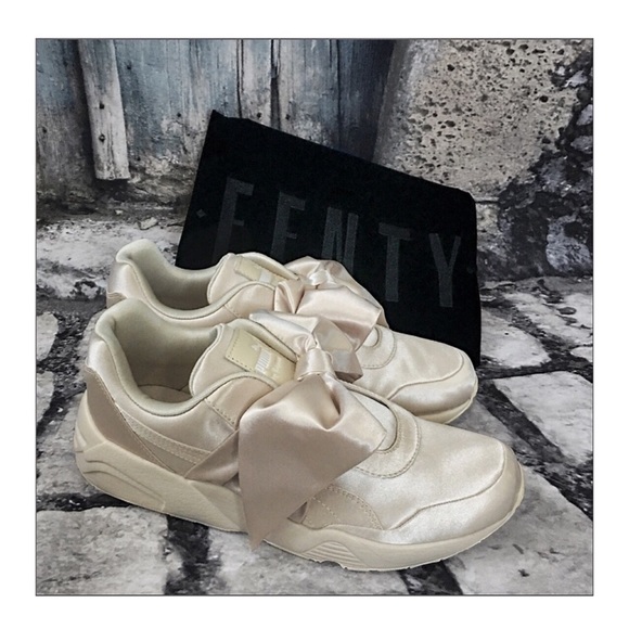 FENTY Puma x Rihanna Pale Pink Satin Bow Sneakers - Picture 2 of 6